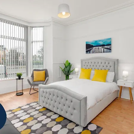 Flatzy - 6 Bed Oasis Close To Football Stadiums Liverpool Exterior photo