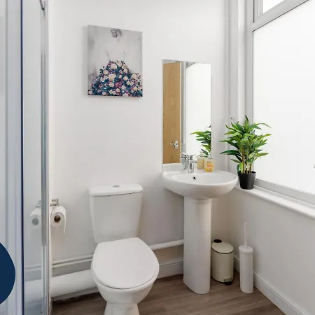 Flatzy - 6 Bed Oasis Close To Football Stadiums Liverpool Exterior photo