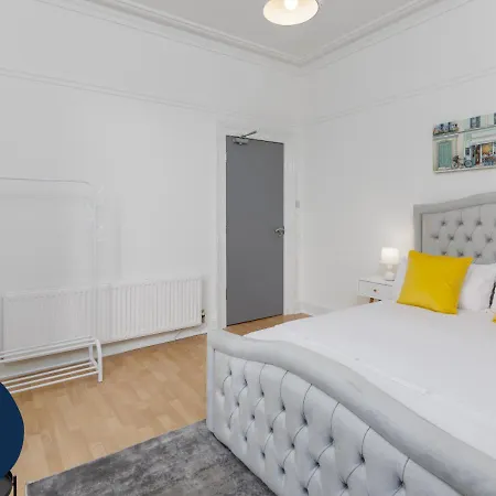 Flatzy - 6 Bed Oasis Close To Football Stadiums Liverpool Exterior photo