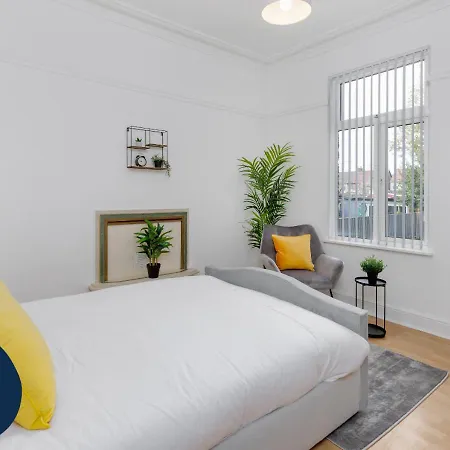 Flatzy - 6 Bed Oasis Close To Football Stadiums Liverpool Exterior photo