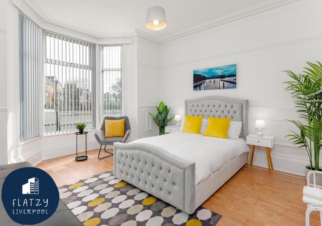 Flatzy - 6 Bed Oasis Close To Football Stadiums Holiday home