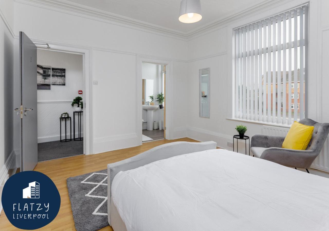 Flatzy - 6 Bed Oasis Close To Football Stadiums Holiday home Liverpool