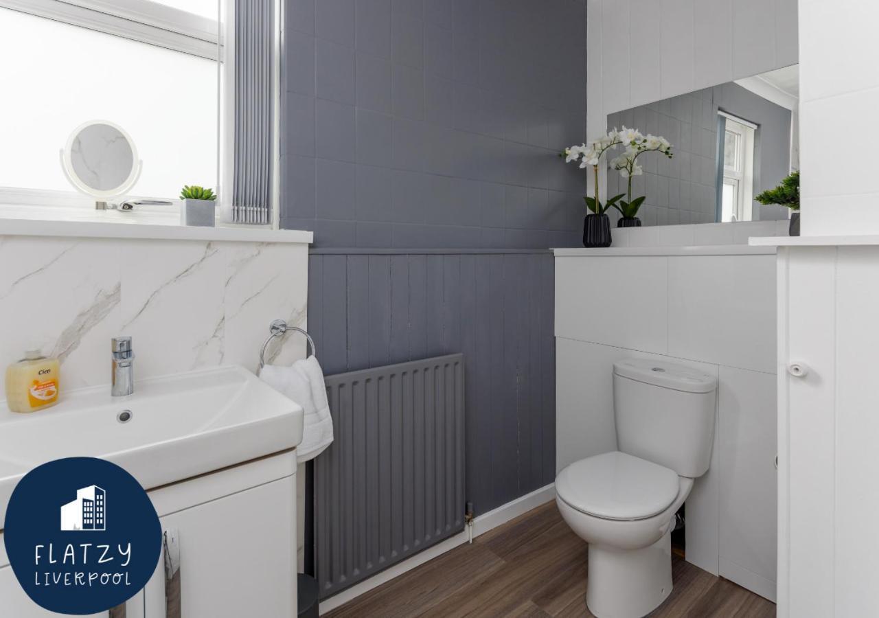 Flatzy - 6 Bed Oasis Close To Football Stadiums *