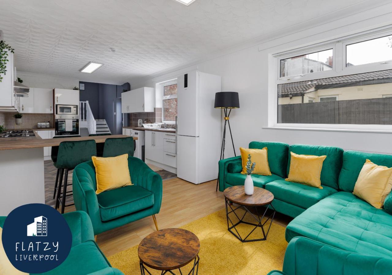 Flatzy - 6 Bed Oasis Close To Football Stadiums Holiday home