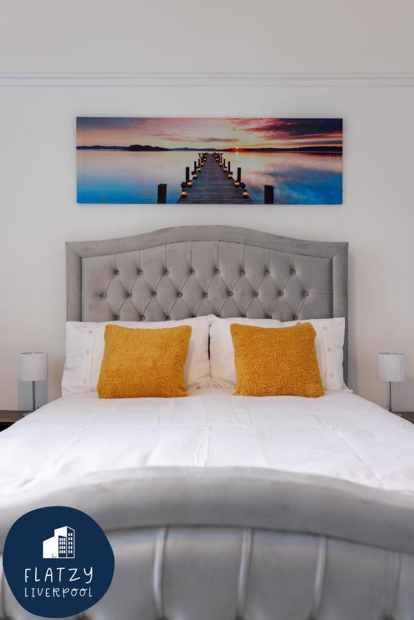 Flatzy - 6 Bed Oasis Close To Football Stadiums Holiday home Liverpool